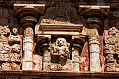 The great Chola temples of Tamil Nadu - The Brihadisvara temple of Gangaikondacholapuram. Sculptures of the vimana (South). 